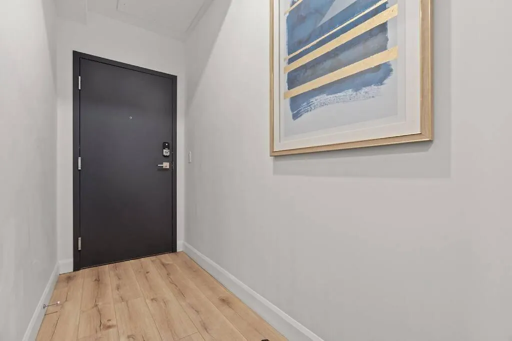 Initial / Art-Deco / Quebec Apartment